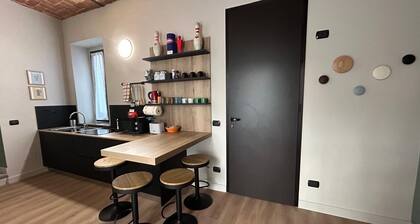 Charming 2-bedroom apartment in wonderful Alba with AC, WiFi and private carpark