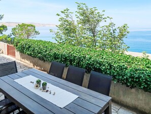 Outdoor dining - Vacation home Mara by Interhome (Karlobag)