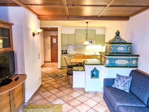 TV, fireplace - 2 Schlafzimmer Apartment by Interhome (Sankt Anton am Arlberg)