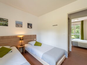 2 bedrooms
