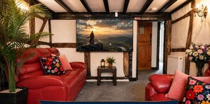 Interior - Lilac Cottage - Sleeps up to 6 - Aston Cantlow, Henley in Arden - HOT TUB (Henley in Arden)