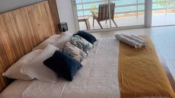 5 habitaciones, tabla de planchar con plancha, wifi y ropa de cama
