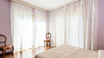 2 Schlafzimmer, Reisekinderbett, kostenloses WLAN