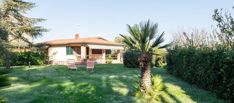 Maravillosa casa de vacaciones  para 4 personas con WIFI, A/C, TV y terraza