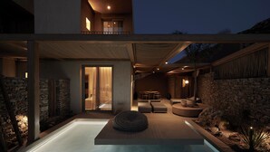 The "Artist Nest" Exclusive Villa | 2 Ensuite Bedrooms & Private Heated Pool | 테라스/파티오