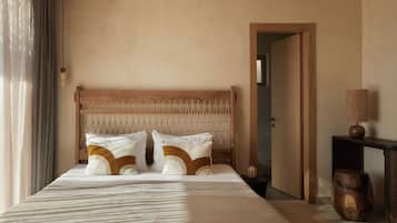 Signature Suite with Private Heated Pool (Ground Floor) | Hypo-allergenic bedding, down comforters, pillowtop beds, free minibar