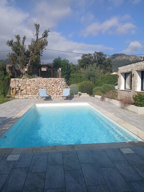 Outdoor pool - Renovated old Corsican house with swimming pool and beautiful outdoor space. (Sainte Lucie de Porto-Vecchio)