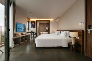 Premium Double/ Twin With City view, Balcony | Premium bedding, pillowtop beds, minibar, in-room safe - Hanoi Riverview Boutique Hotel & Apartment (Hanoi)