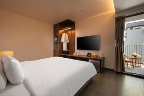 Habitación doble Deluxe, 1 cama King size, tina | Ropa de cama de alta calidad, camas con pillow-top y minibar 