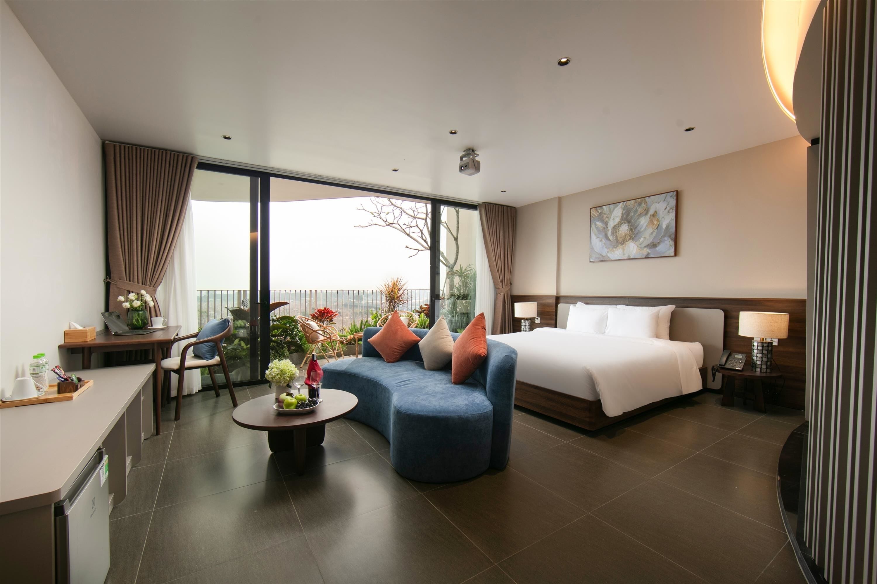 Signature Suite Double with Balcony, Garden View