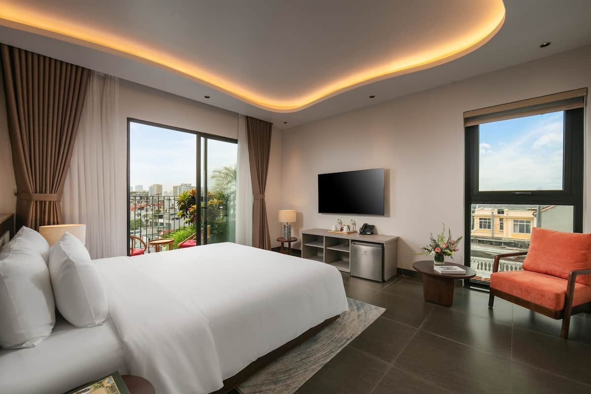 Ropa de cama de alta calidad, colchones con pillow-top y minibar