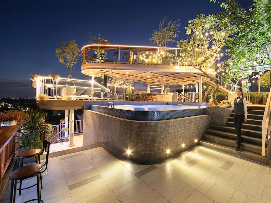 Bar en bord de piscine