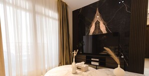 Luxury Apartment, City View | Living area