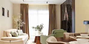 Luxury Apartment, City View | Living area
