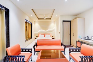 ห้องลักซ์ชัวรี่ | โต๊ะทำงาน, พื้นที่ทำงานแบบใช้แล็ปท็อป, ห้องเก็บเสียง, Wi-Fi ฟรี