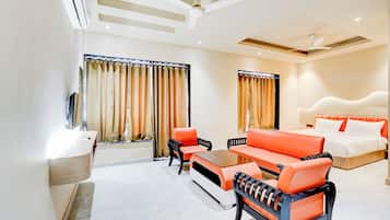 Luxury Room | Meja, ruang kerja komputer riba, kalis bunyi, Wi-fi percuma