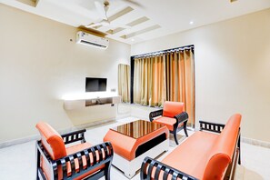 Luxury Room - Hotel Royal City (Noida)