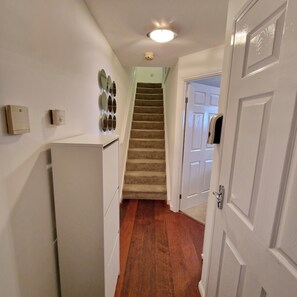 Apartment | Interior - Stylish Pet Friendly 3 Bedroom House in Manchester (Manchester)