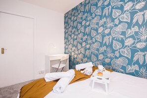 Apartment | 2 bedrooms, iron/ironing board, free WiFi, bed sheets
