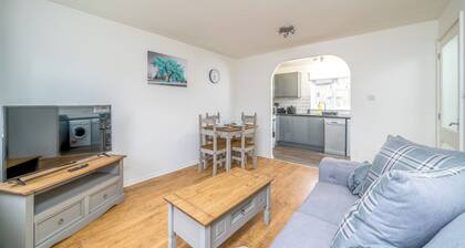 Pet-friendly 1-bedroom Apartment in Crawley