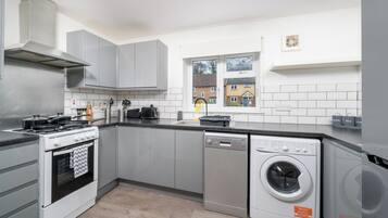 Apartment | Private kitchen | Fridge, microwave, oven, stovetop