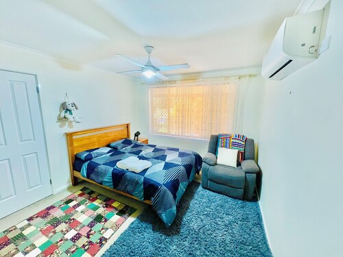 1 Bedroom with Queen Bed and Split AC for your Comfortable Stay in Wagga Wagga