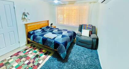 1 Bedroom with Queen Bed and Split AC for your Comfortable Stay in Wagga Wagga