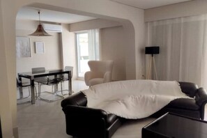 Smart TV - Lux apartment at Athens riviera (Voula)