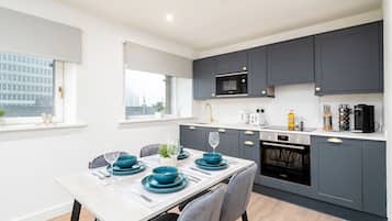 Fridge, microwave, oven, dishwasher