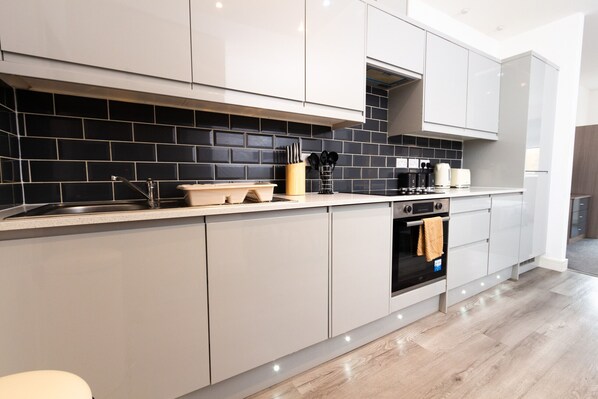 Fridge, microwave, oven, stovetop - Cosy 1Bed Getaway in Central Hull – Fully Equipped (Hull)