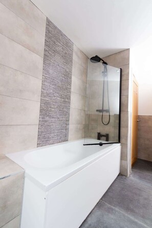 Shower, hair dryer, shampoo