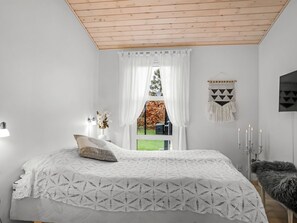 3 عدّة غرف نوم وخدمة الإنترنت