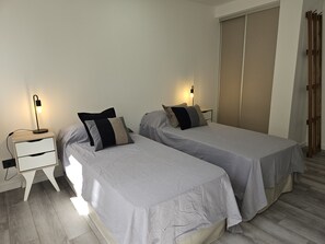 Iron/ironing board, free WiFi, bed sheets