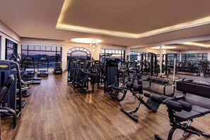 Fitness facility - Charming ocean front 3-bdm Cabo San Lucas, plunge pools roof top pool and spa. (Cabo san Lucas)