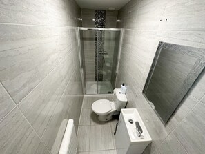 Gratis toiletartikelen, zeep, shampoo, toiletpapier