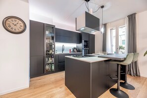 Fridge, microwave, oven, stovetop