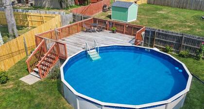 Poolside Palisade - A Fun Family Retreat for 6