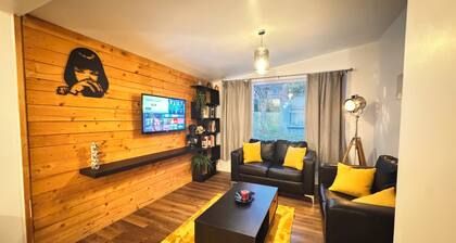 Spacious 6 bedroom house perfect for contractors and travellers.