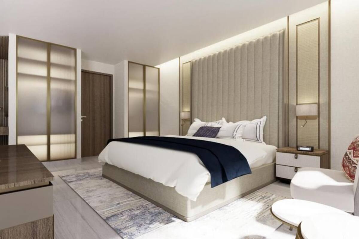 Hypo-allergenic bedding, free minibar, in-room safe, desk
