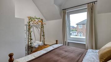 Rumah | 2 kamar tidur, setrika/meja setrika, Wi-Fi gratis, dan seprai linen