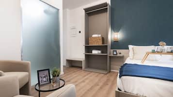 Una scrivania, postazione laptop, ferro/asse da stiro, Wi-Fi gratuito