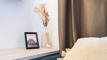 Classic Single Room, 1 Large Twin Bed, Private Bathroom | Desk, laptop workspace, iron/ironing board, free WiFi