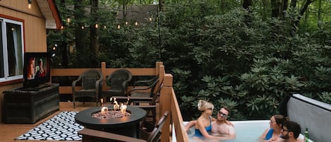 Tina de hidromasaje al aire libre