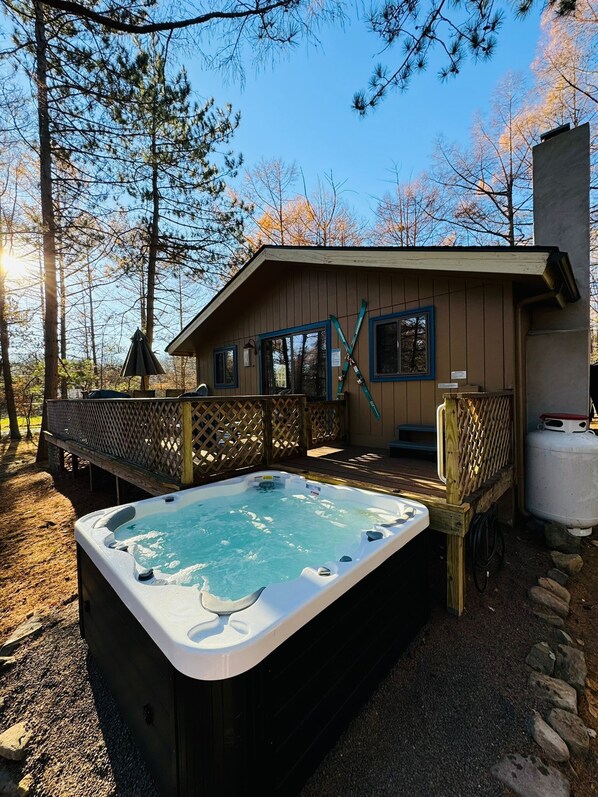 Outdoor spa tub - Pocono Cabin | Hot Tub | Firepit | Lake Access (Long Pond)