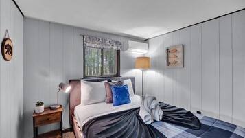 2 bedrooms, WiFi, bed sheets