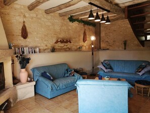 Fireplace - A corner of paradise for an unforgettable stay: gastronomy, tourism, relaxation... (Salignac-Eyvigues)