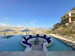 A heated pool - Pedregal Paradise, 2 BD (Cabo San Lucas)