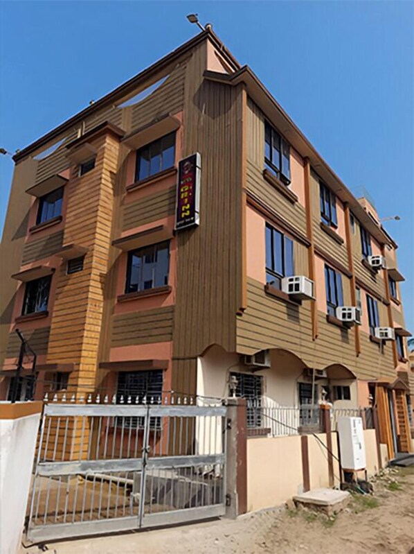 Front of property - HOTEL G.R.INN (Kanthi)