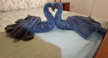 House - Sleeps 5 & Close to Peak District