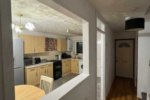 House - Sleeps 5 & Close to Peak District